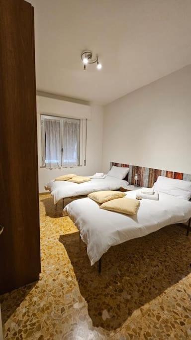 Monticelli Apt - 6 Posti Letto Florence Exterior photo